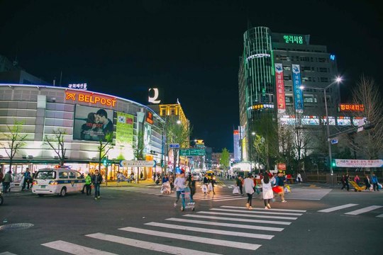 Shopaholics! Everyone Goes Crazy at This Shopping Hub in Asia
