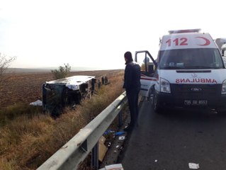 Yolcu Otobüsü Devrildi: 3 Ölü, 19 Yaralı