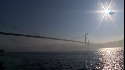 İstanbul Boğazı’nda Sis Kartpostallık Manzara Oluşturdu