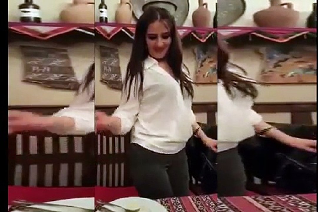 Beautiful Arabic Girl dance