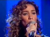 Leona Lewis - Bleeding Love - Live PO'G 13.11.2007.dkly`