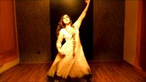 Beautiful Girl Elif Khan Dance on Aaja Nachle
