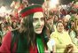 Beautiful Girl in Azadi Dharna propose Imran khan for Marriage
