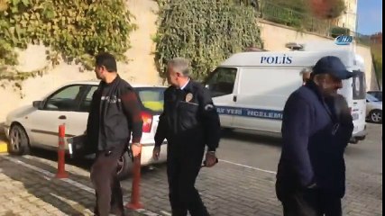 Gazeteci Sırrı Şanlı Evinin Merdivenlerinde Ölü Bulundu