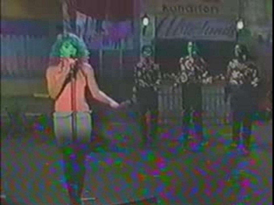 Mariah Carey - "Emotions" live at Sondagstoppet