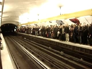 3e Jour de greve video 4sur4 - chatelet ligne 1