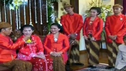 Trending News: Pernikahan Kahiyang - Bobby