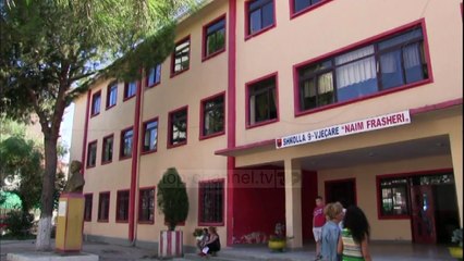 下载视频: Shkollat në Fier, mbingarkesë dhe mungesë nxënësish - Top Channel Albania - News - Lajme