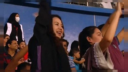 Γυναίκες παρακολούθησαν για πρώτη φορά δημόσιο θέαμα