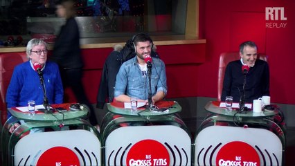 Christophe Beaugrand imite Philippe Manœuvre devant lui