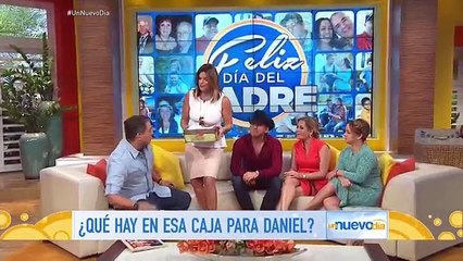 ¡Daniel Sarcos abre en vivo una cartita muy especial! - Un Nuevo Día - Telemundo