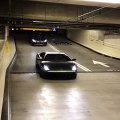 Parking gratuit pour le conducteur d'une Lamborghini Murciélago