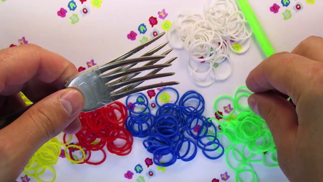 ПЛЕТЕНИЕ БРАСЛЕТА ИЗ РЕЗИНОК БЕЗ СТАНКА НА ВИЛКЕ ПЛЕТЕНИЕ ИЗ РЕЗИНОК БРАСЛЕТА БЕЗ СТАНКА ВИЛКЕ