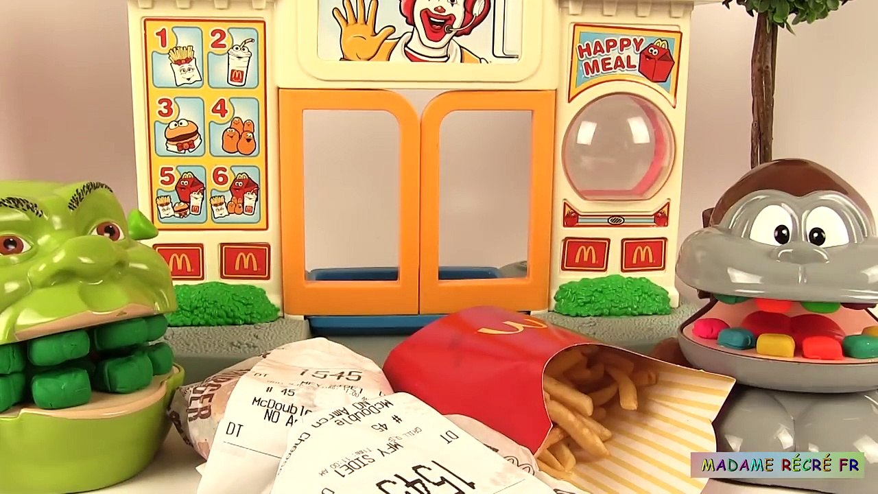 Shrek et le Singe Mangent McDo Dégustation Menu McDonald’s Hamburger Frites