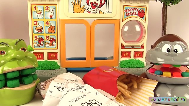 Shrek et le Singe Mangent McDo Dégustation Menu McDonald’s Hamburger Frites