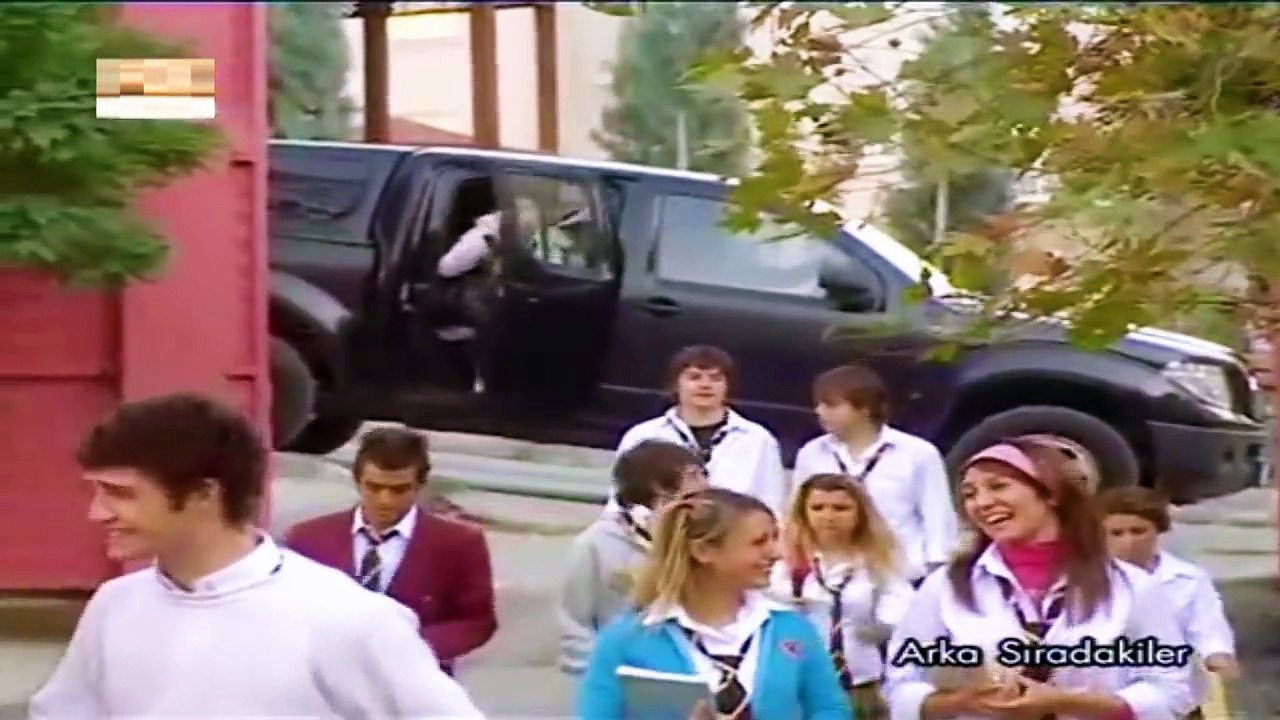 Arka Sıradakiler │İbo ve Yadigar ın kavgası (Bizim Sibel, olmuş dizel)