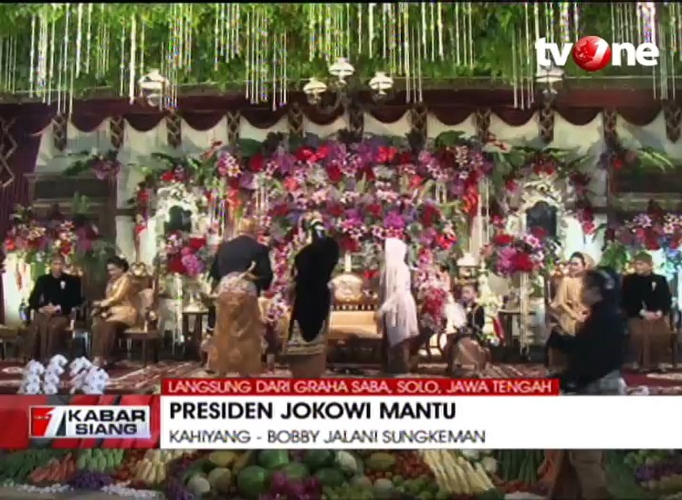 Prosesi Sungkeman Kahiyang Ayu dan Bobby Nasution