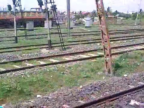 Black Diamond Express entering Asansol Station Outer.3gp