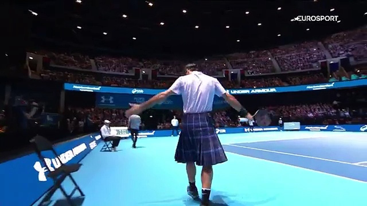 Federer kilt ile maça çıktı