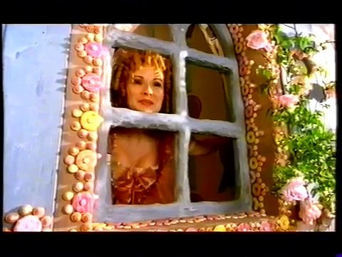 Little Red Riding Hood - Julie Walters & Danny Devito - Twisted Fairytale!