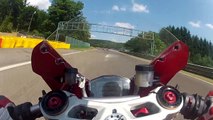 Ducati 1199 Panigale onboard vs Yamaha R1: Spa Francorchamps