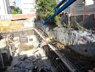 Beton Mikserinin Pompası Patladı: İşçileri Böyle Çıkardılar