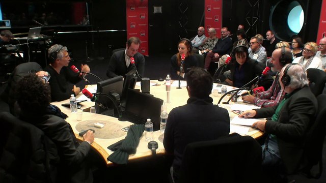 Soleil, sable, et Elisabeth II en bikini - Tanguy Pastureau maltraite l'info