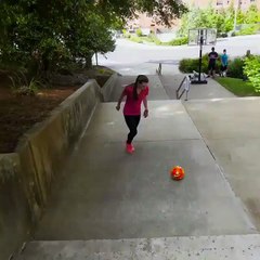 Kadın futbol sihirbazından inanılmaz basket!