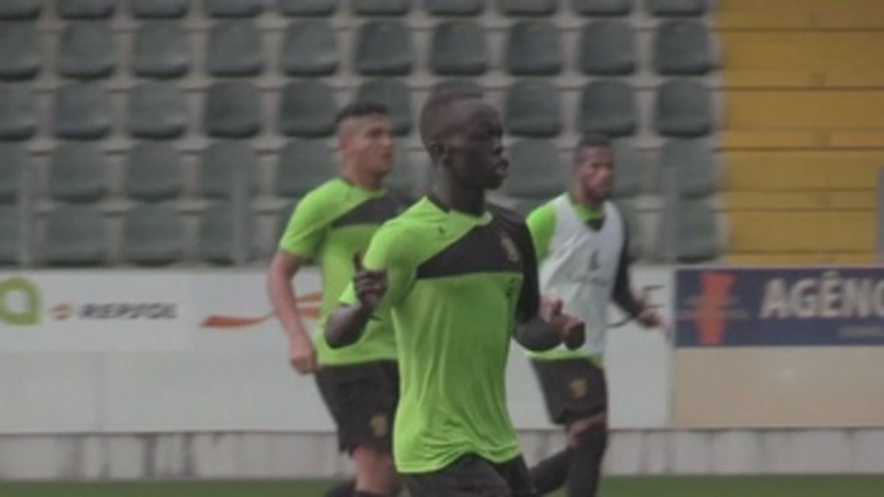 Mabil, un futbolista de elite que sueña con hacer felices a los refugiados