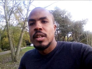 Elle permet au coaché, notamment dans le coaching sportif, d'optimiser ses performances, de pouvoir mieux gérer la douleur...