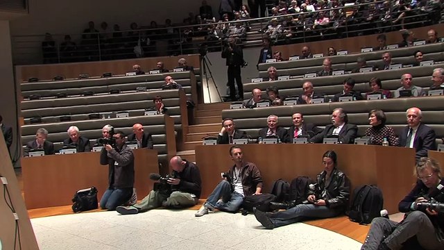 Guérini réélu à la tête des Bouches-du-Rhône malgré les enquêtes (vidéos)