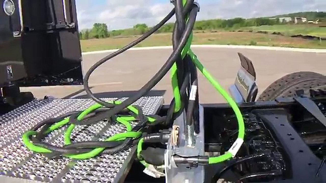 NEW Legendary Grey Metallic 2018 Peterbilt 389 X15 565hp 2050