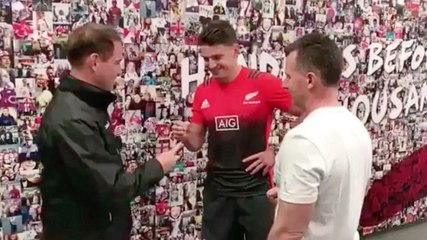 Nouvelle façon de faire le toss entre Barbarians et All Blacks