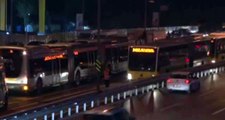 İncirli'de Metrobüs Arızalandı, Seferler Aksarken Uzun Yolcu Kuyrukları Oluştu