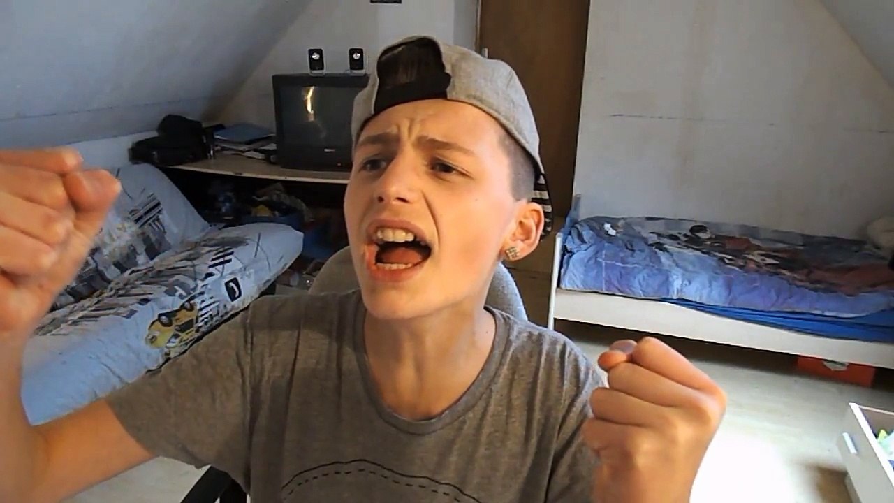 CETTE VIDÉO NE À SERT A RIEN.