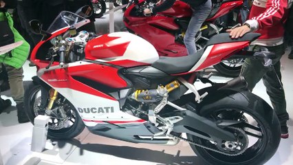 2018 Ducati Panigale V4 Walkaround Video