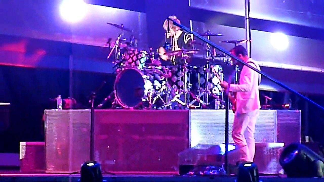 Muse - Feeling Good, Stade de France, Paris, France  6/12/2010