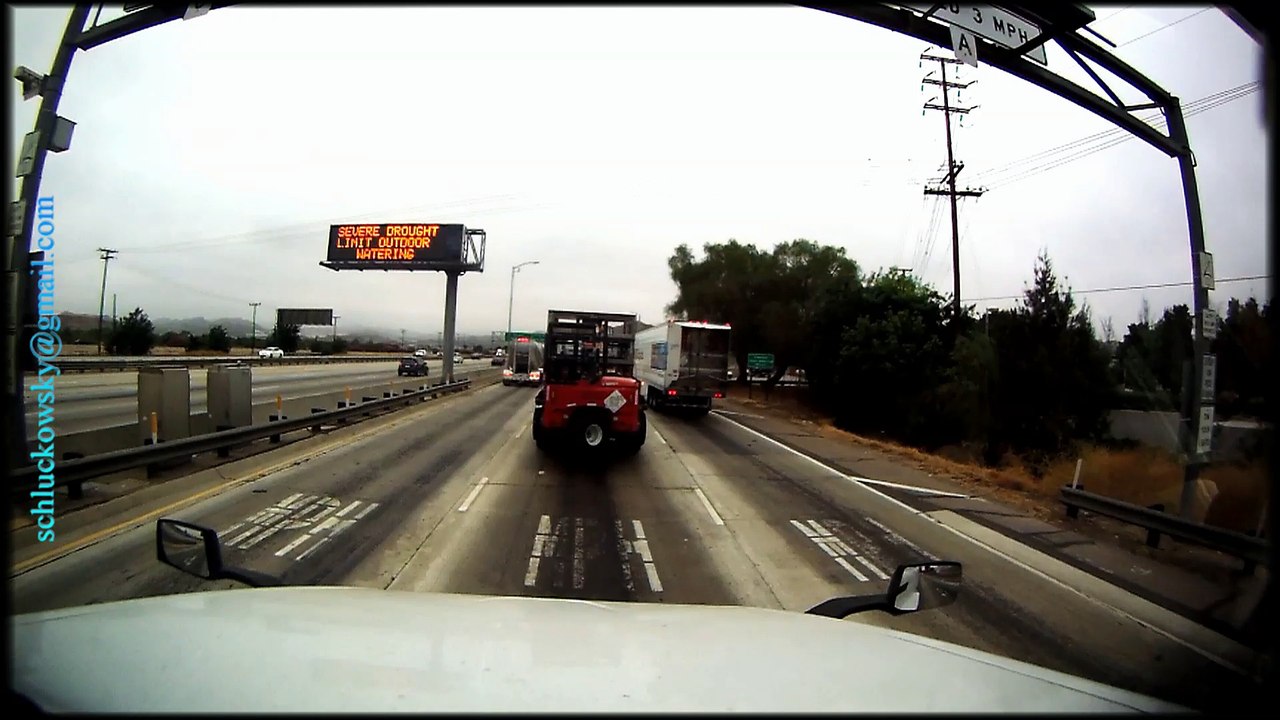 California Weight Watchers in Action///I-5 North near Castaic///Weigh Station///DOT Scale///Scale House