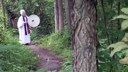 型破りな神秘家 ヒルデガルト・フォン・ビンゲン”、