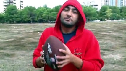 Come lanciare un pallone da Football americano