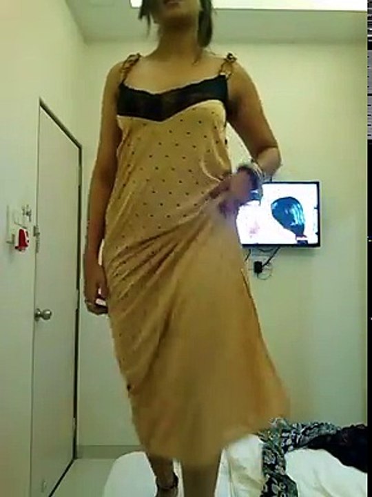 arshi khan dance