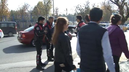 Başkent'te Polisten Kaçan Şüphelilerin Kullandığı Araç Polise Çarptı