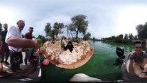 360° VR VIDEO - Funny Monkey Island in Lake - VIRTUAL REALITY 3D-w0VTAYCfSoQ