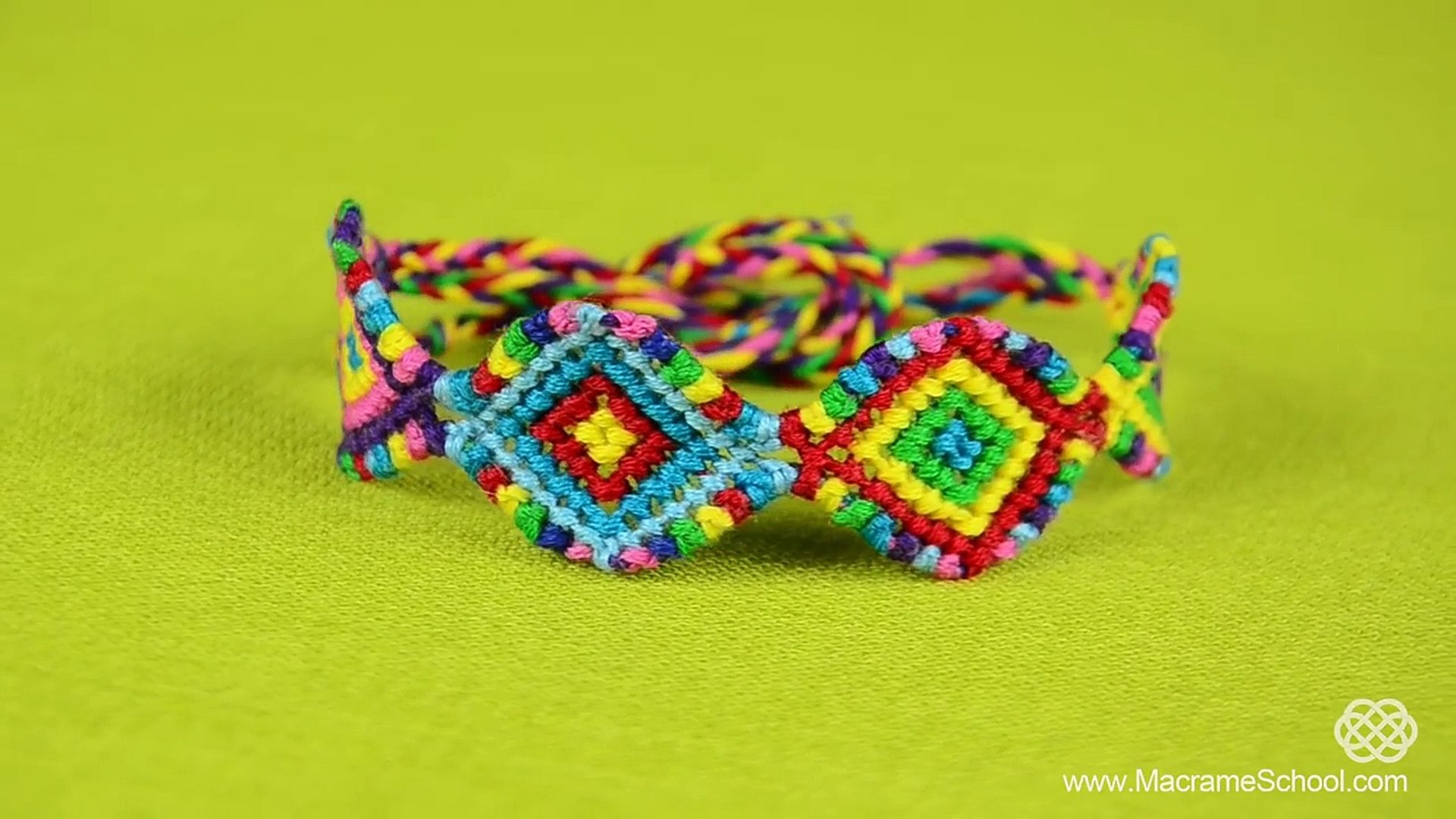 Macramé Indian Bracelet Tutorial - 
