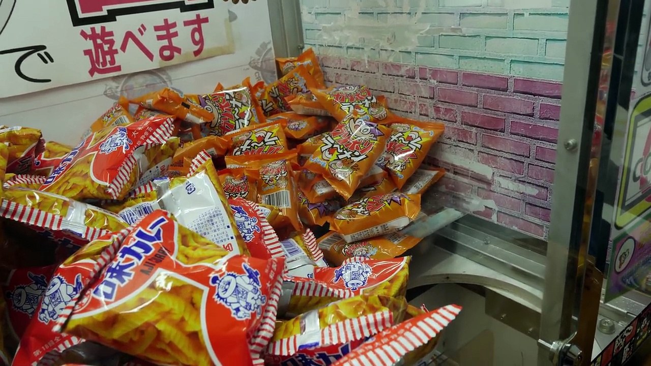 The world's BIGGEST claw machine UFO catcher arcade! Everyday UFO Japan | Crane Couple in Japan Ep 3