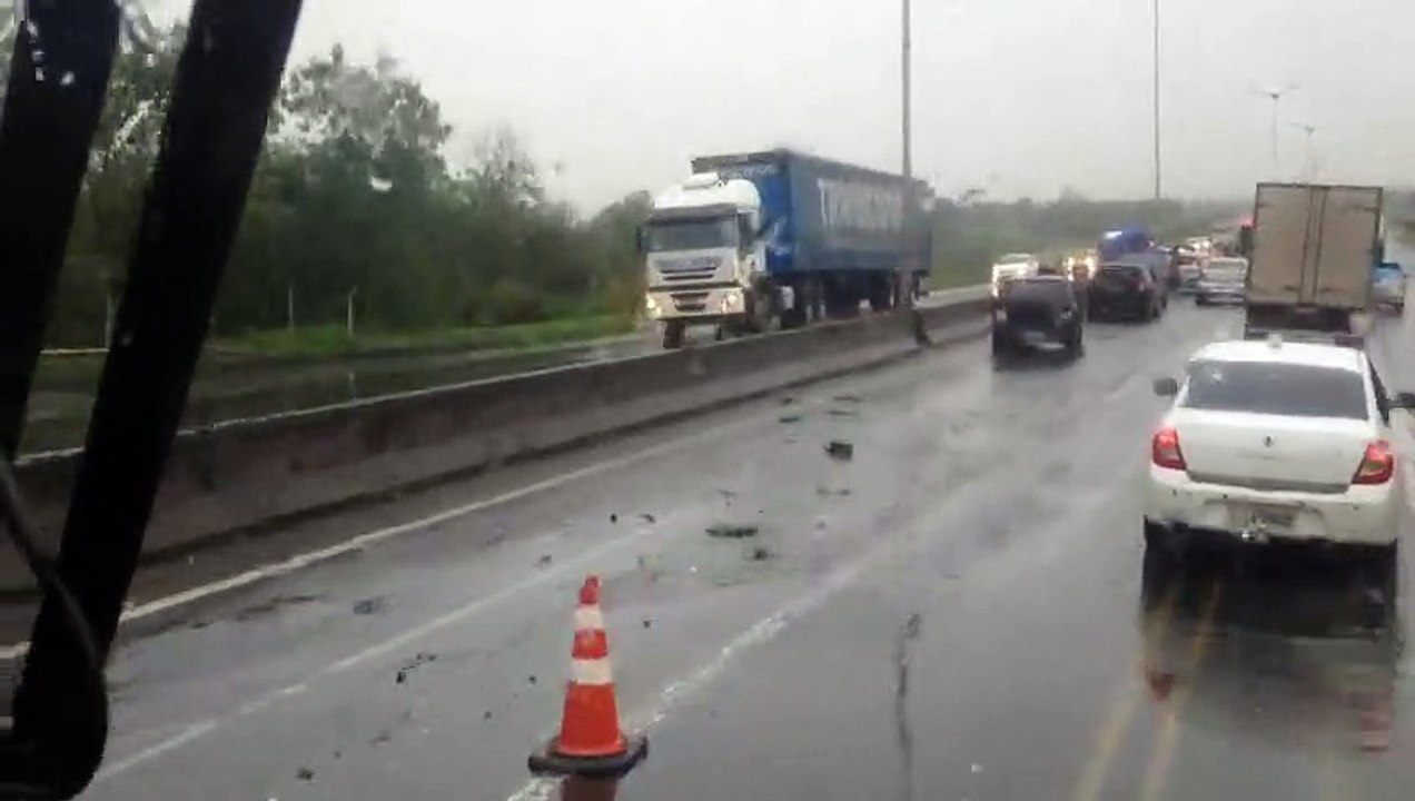 Engavetamento na Rodovia do Contorno