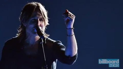 Keith Urban Joins Darius Rucker at 2017 CMAs | Billboard News