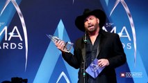 Garth Brooks after his CMA win | Rare Country