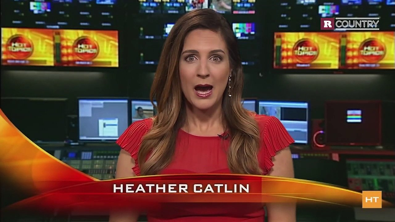 Brad Paisley and Carrie Underwood at the CMA Awards | Rare Country