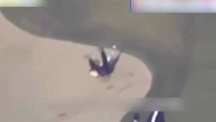 아베, 트럼프와 골프 치다 벌러덩 넘어져 / YTN